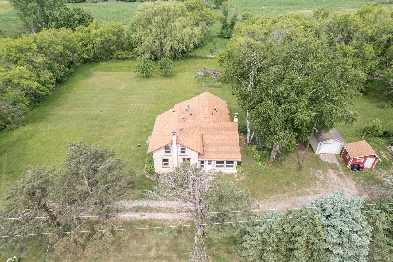 N6147 Coffee Rd, Farmington, WI 53038
