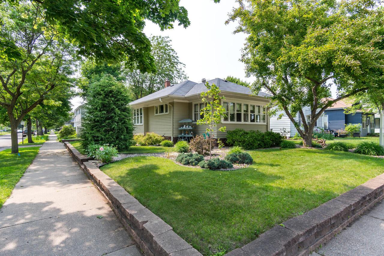 1524 West Ave, La Crosse, WI 54601