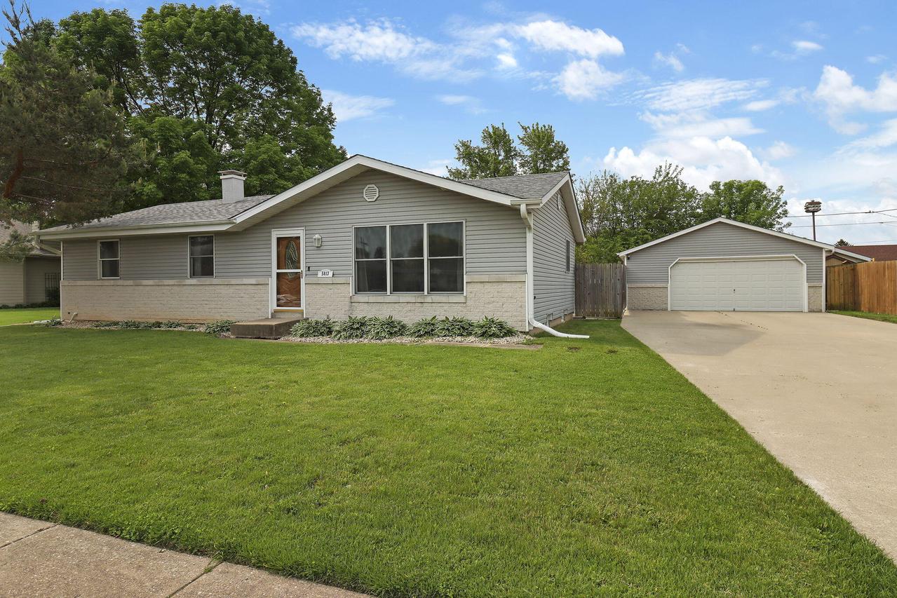 5813 67th St, Kenosha, WI 53142