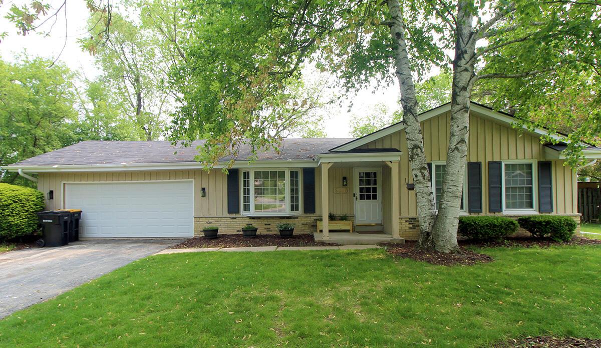 9358 N Fairy Chasm Ln, Brown Deer, WI 53223