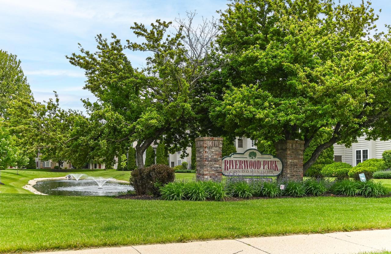 160 Westfield Way #H, Pewaukee, WI 53072