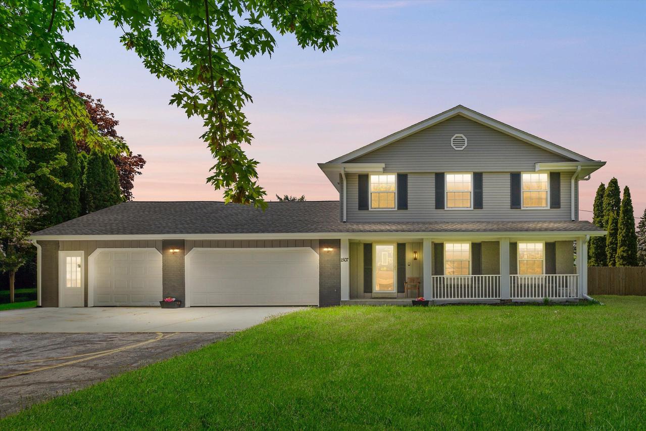 1507 Tiffany Dr, Caledonia, WI 53402