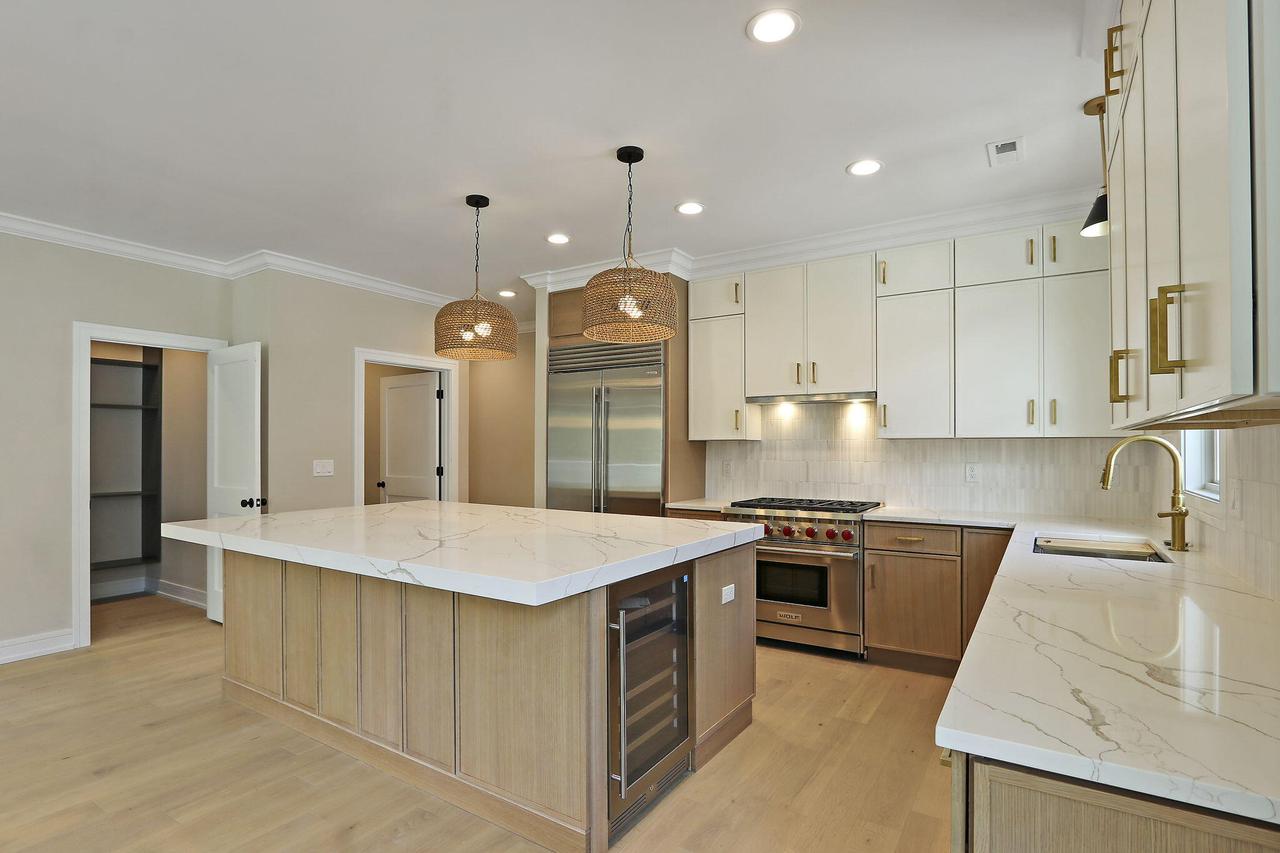 571 Mill St #2, Fontana, WI 53125