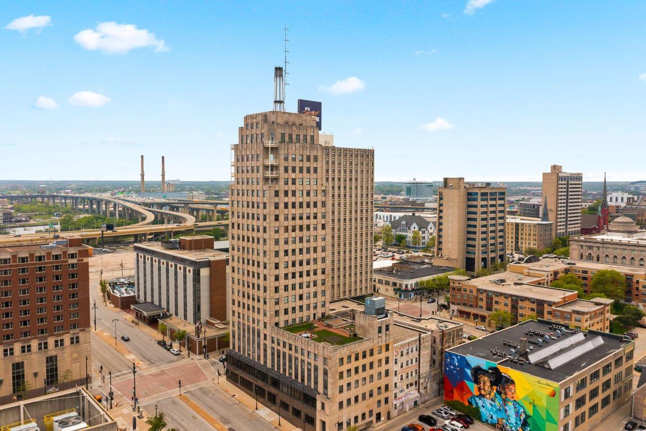 606 W Wisconsin Ave #301, Milwaukee, WI 53203
