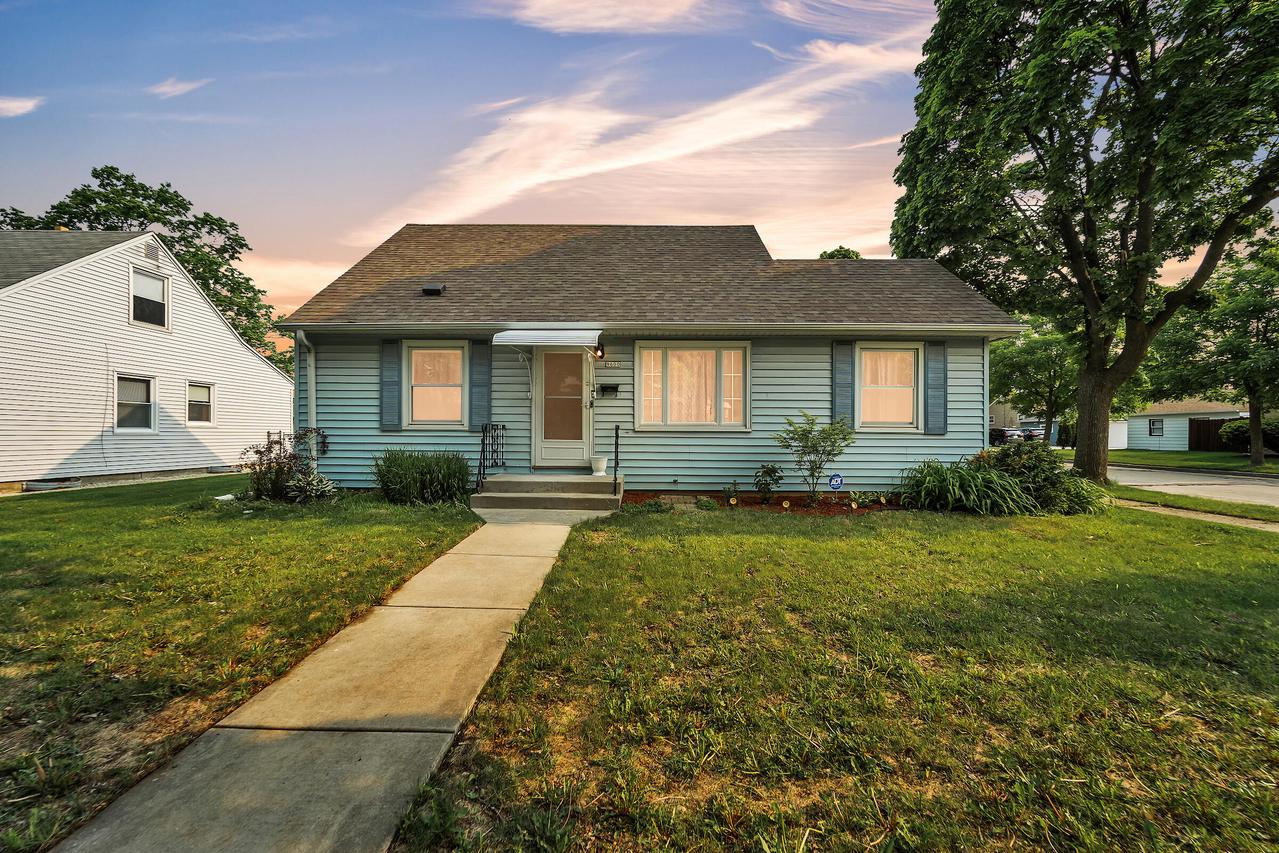 9600 W Melvina St, Milwaukee, WI 53222