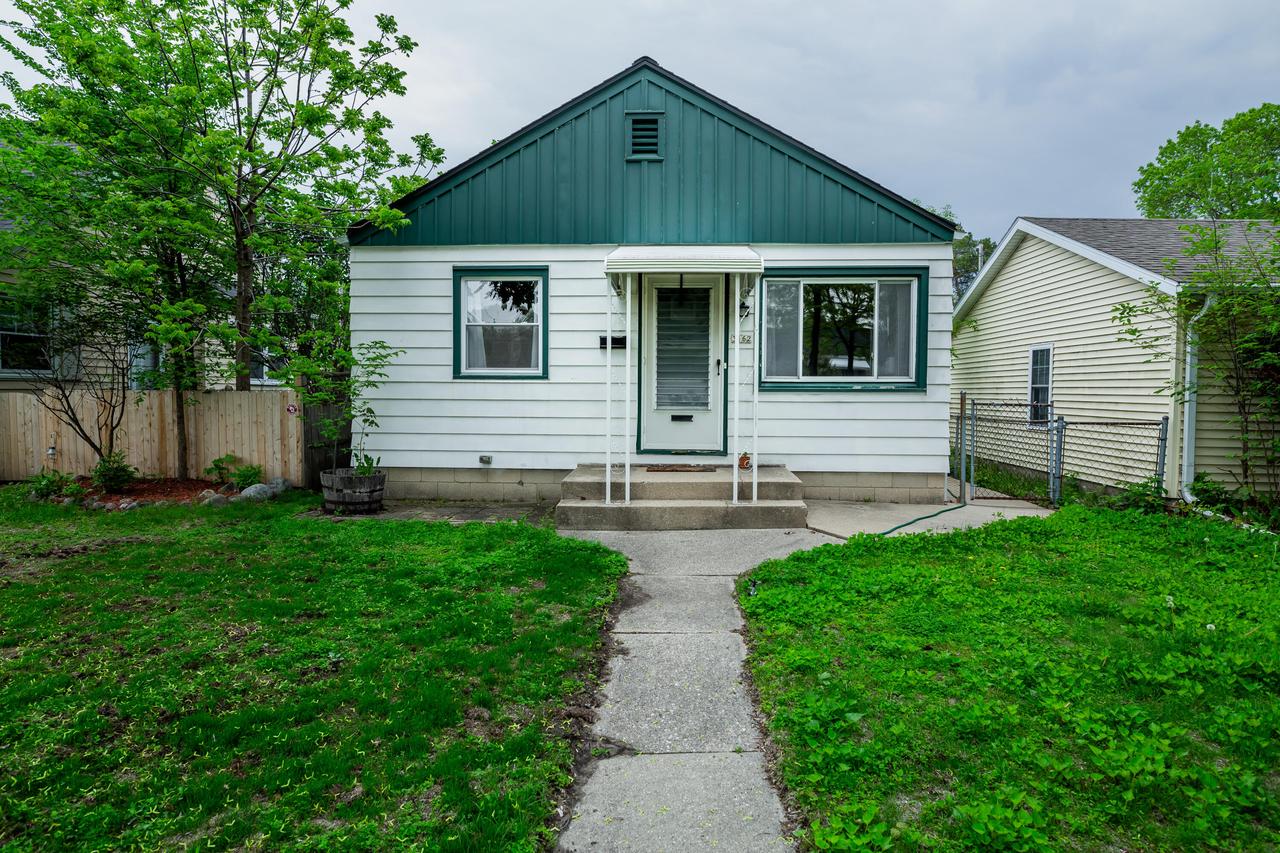 3162 S Austin St, Milwaukee, WI 53207