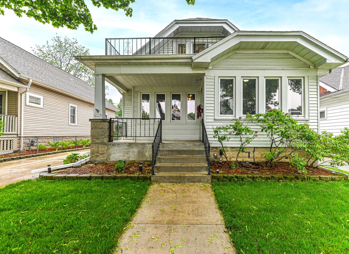 6535 Vista Ave, Wauwatosa, WI 53213