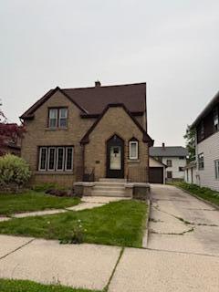 934 N 11th St, Manitowoc, WI 54220