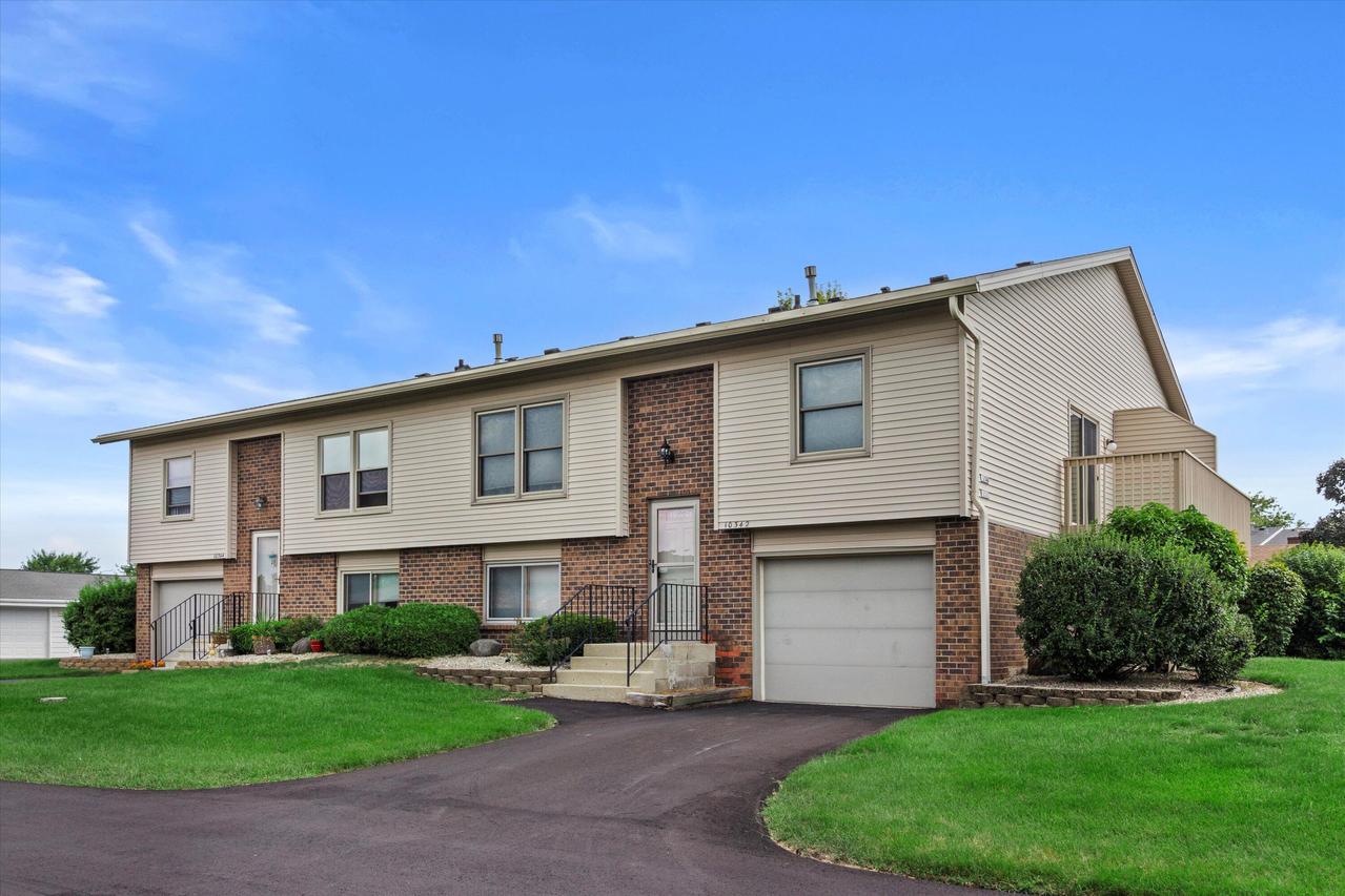 10340 W Parkwood Dr, Franklin, WI 53132