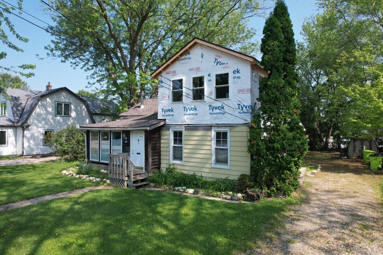 334 Lawn St, Hartland, WI 53029