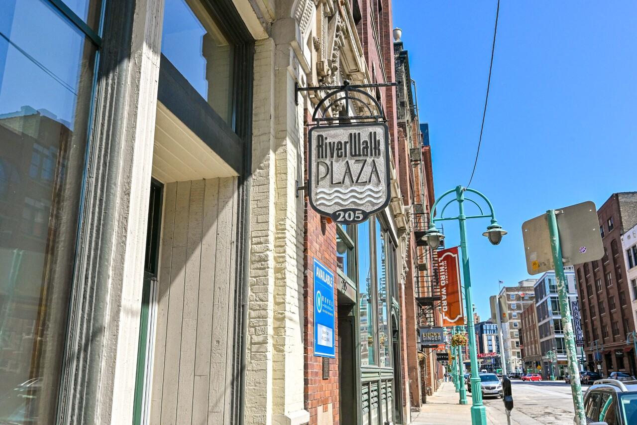 205 N Water St #206, Milwaukee, WI 53202