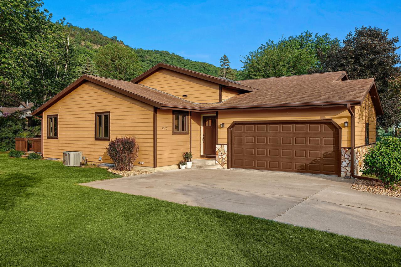 4523 33rd St, La Crosse, WI 54601