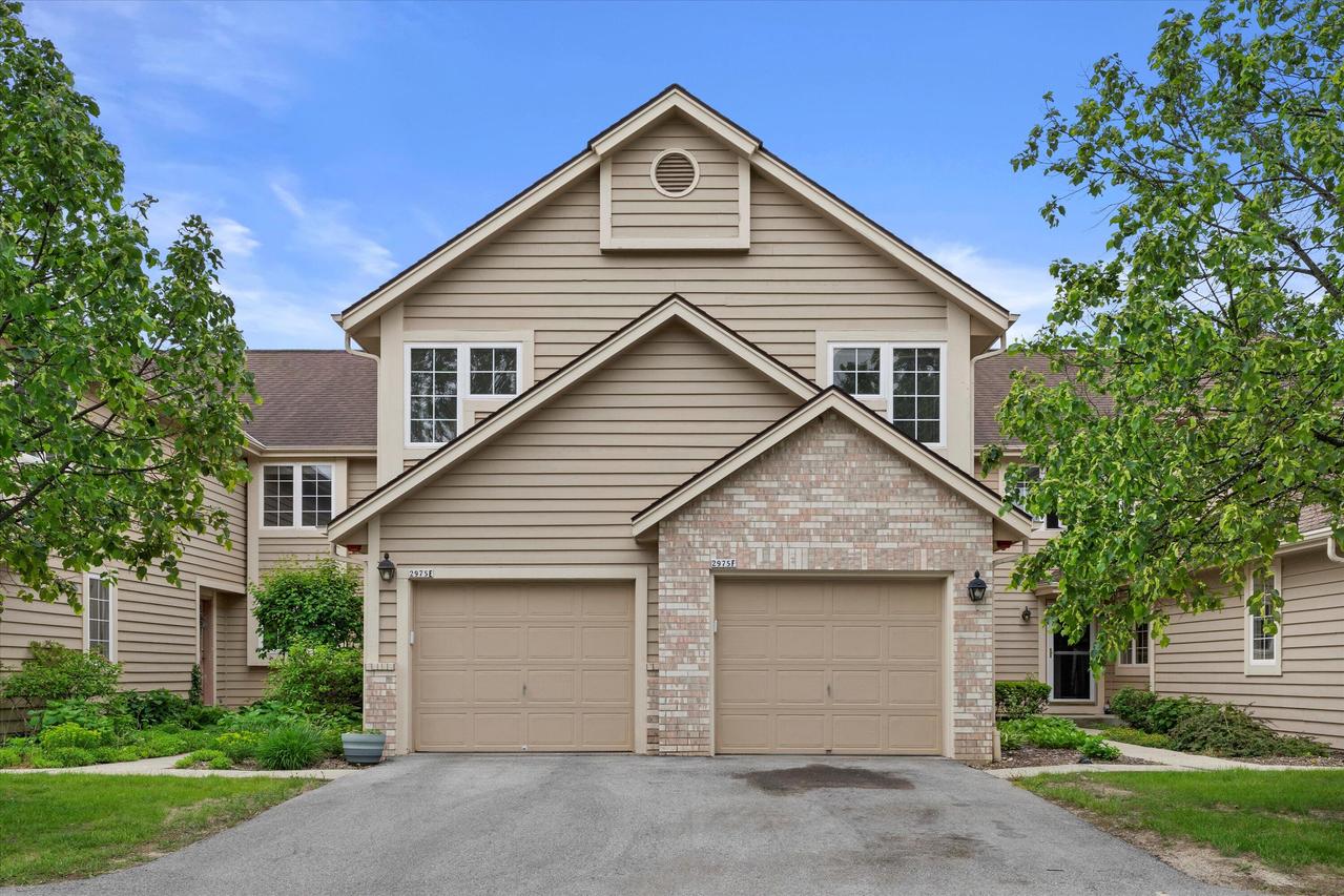 2975 N River Birch Dr #E, Brookfield, WI 53045