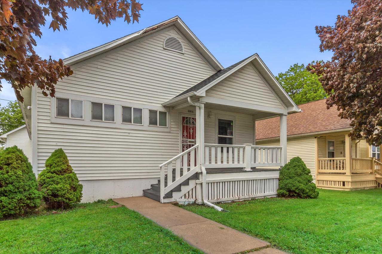 2816 W Vliet St, Milwaukee, WI 53208