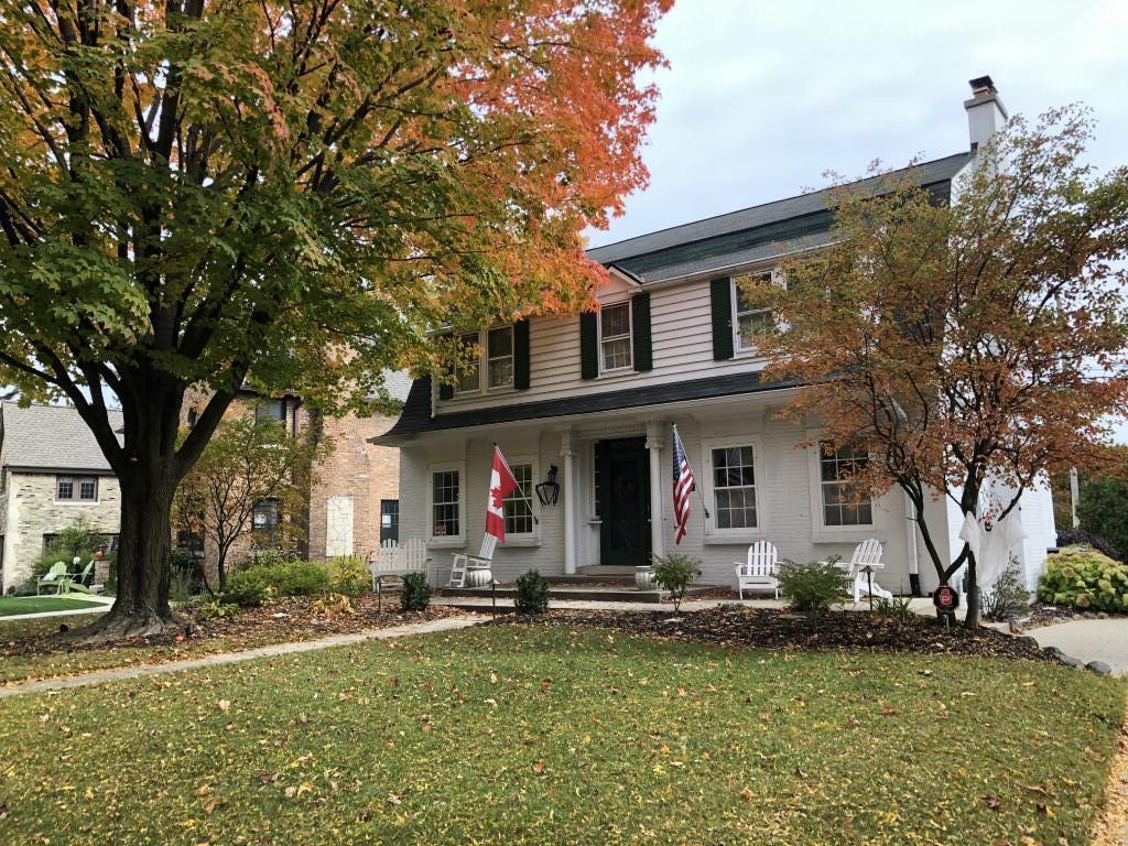 6511 Washington Cir, Wauwatosa, WI 53213
