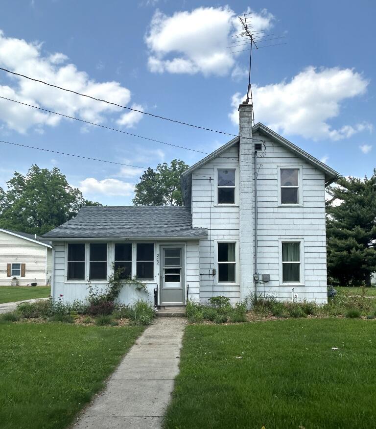 202 W Chestnut St, Pardeeville, WI 53954