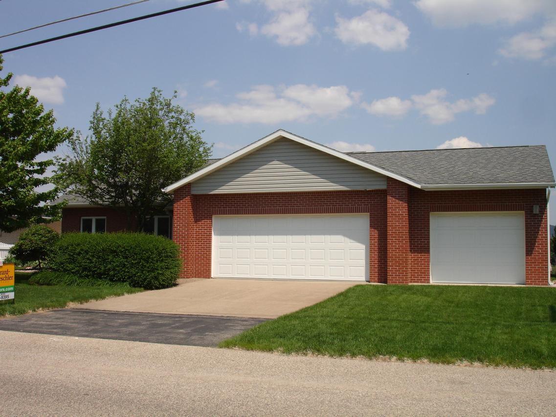1326 Nakomis Ave, La Crosse, WI 54603