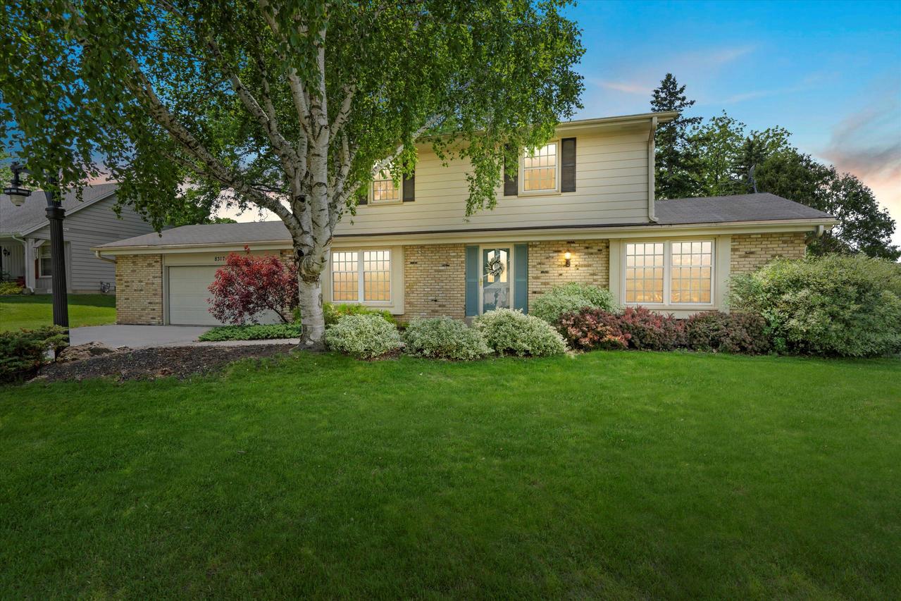 8317 S 42nd St, Franklin, WI 53132