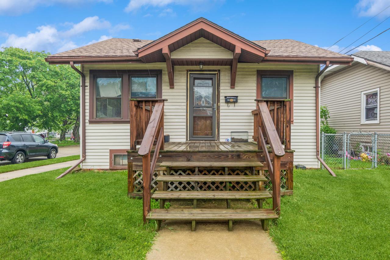 2621 Cottonwood Ct, Racine, WI 53402