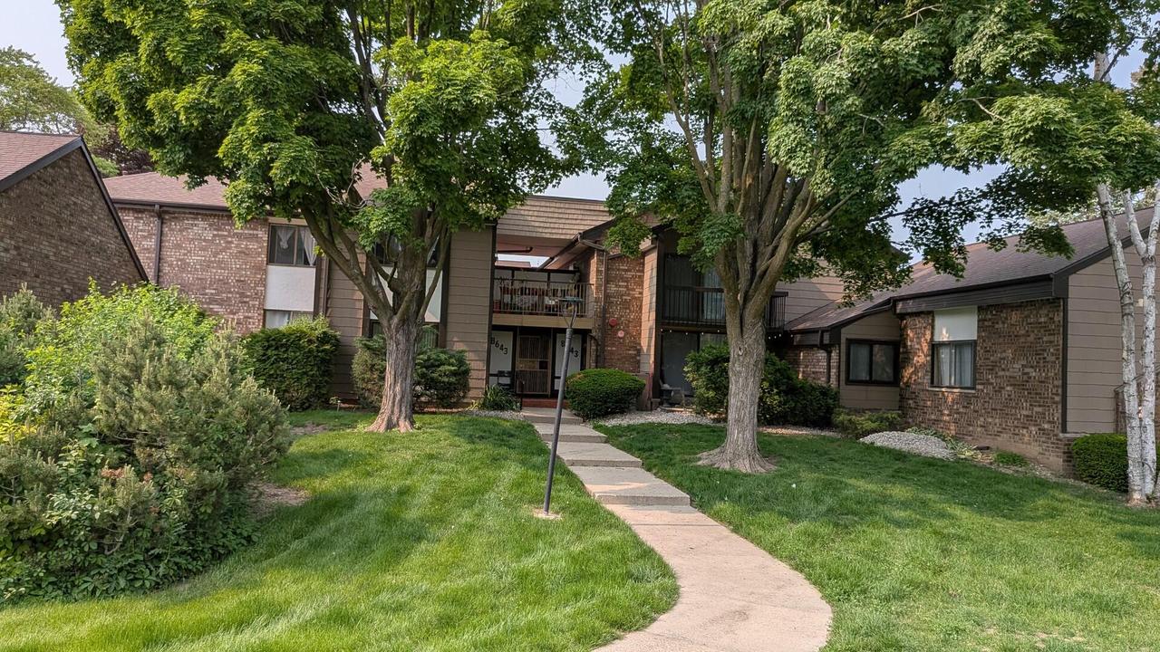 8643 N Servite Dr #116, Milwaukee, WI 53223