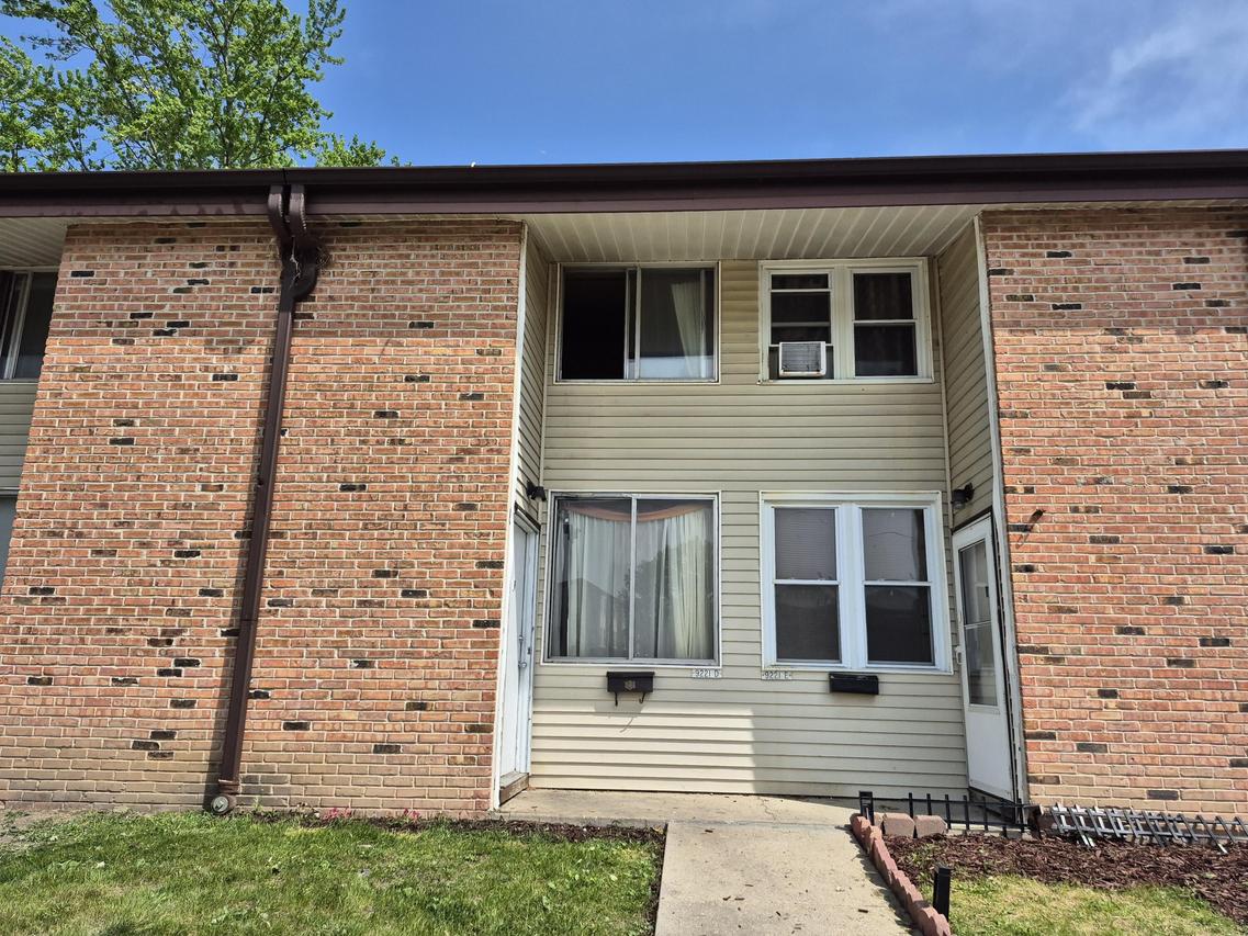9221 W Allyn St #D, Milwaukee, WI 53224