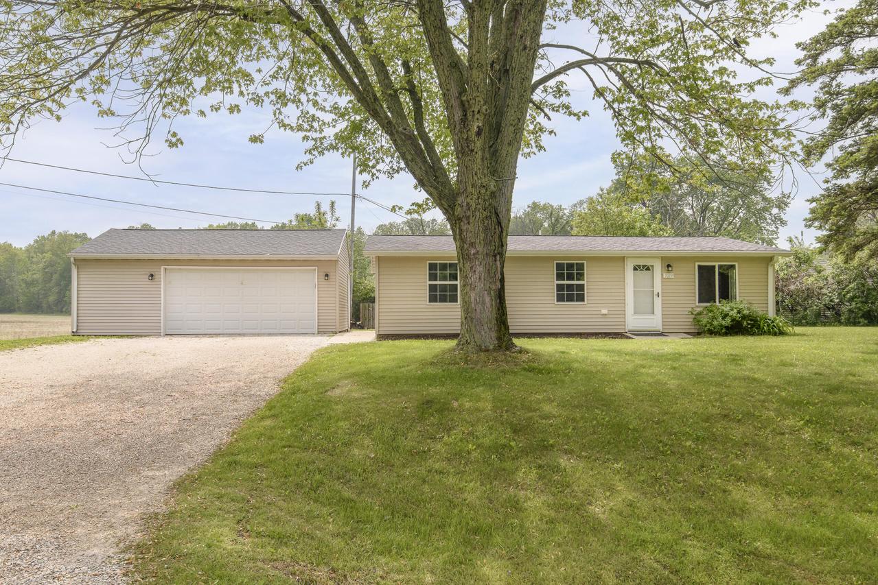 9219 Caddy Ln, Caledonia, WI 53108
