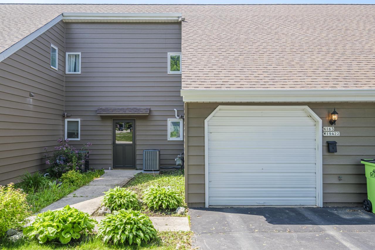 N163W19422 Cedar Run #A6, Jackson, WI 53037