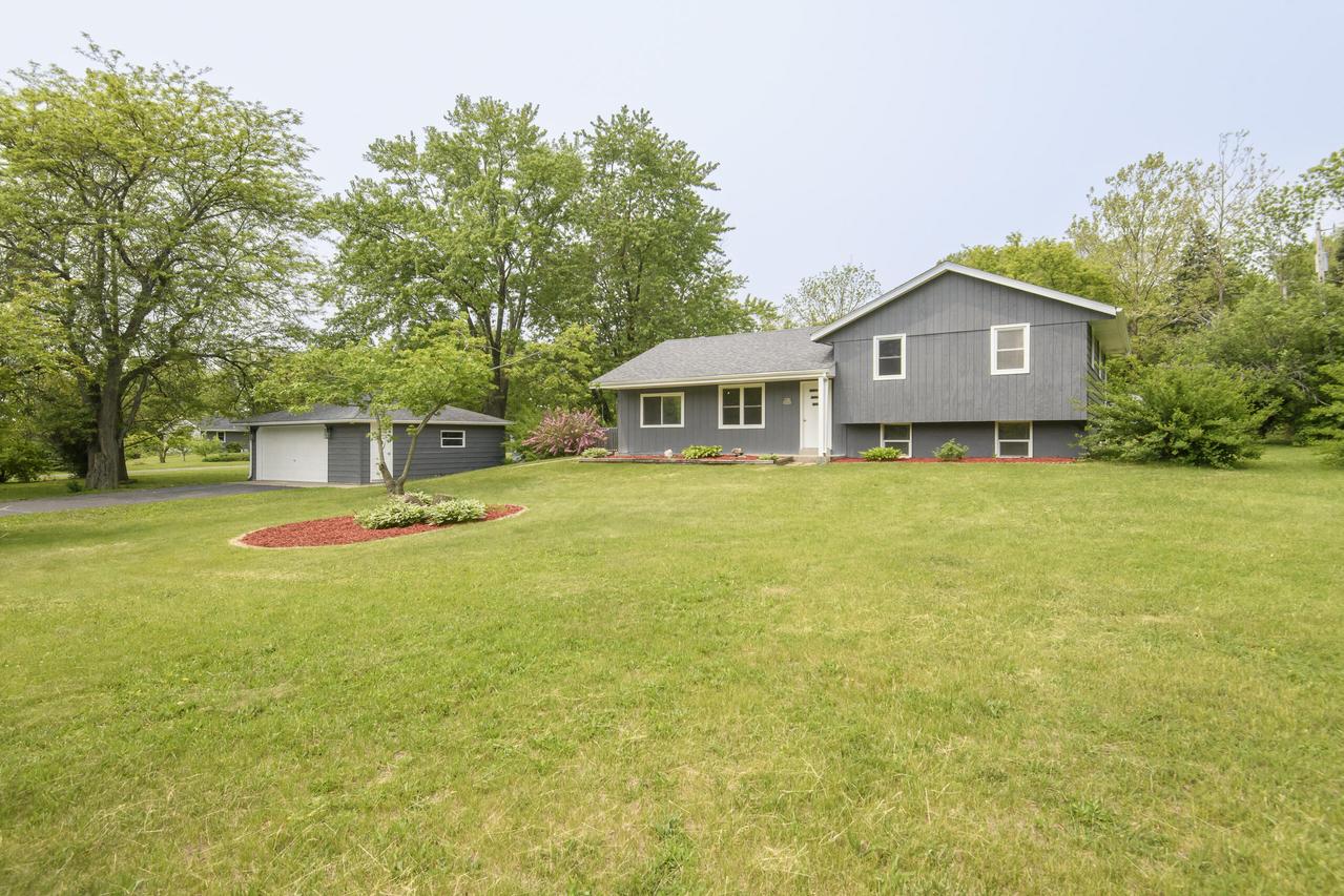 W305S8061 Ellen Dr, Mukwonago, WI 53149
