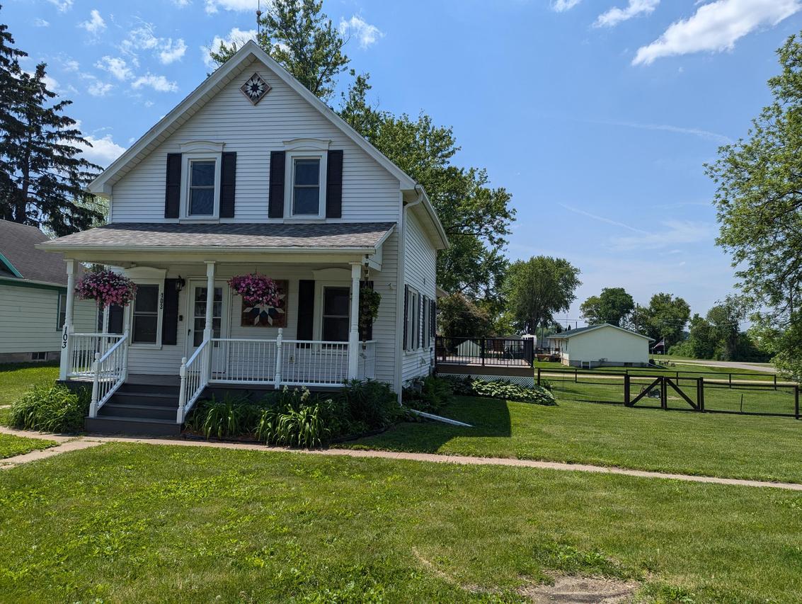 103 Oak St, Rockland, WI 54653