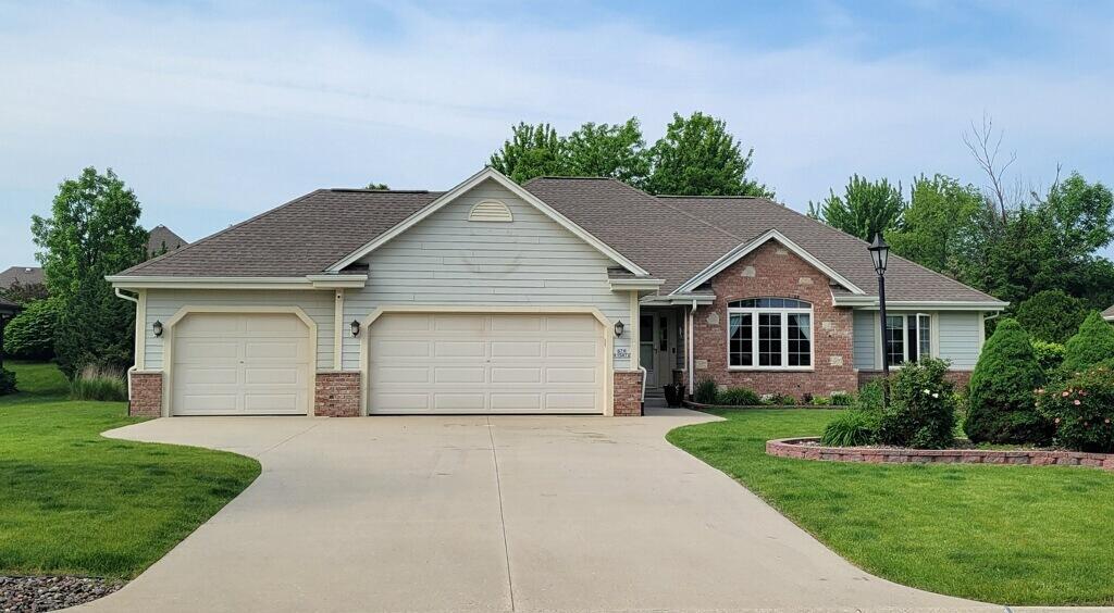 S74W15472 Knollwood Ct, Muskego, WI 53150