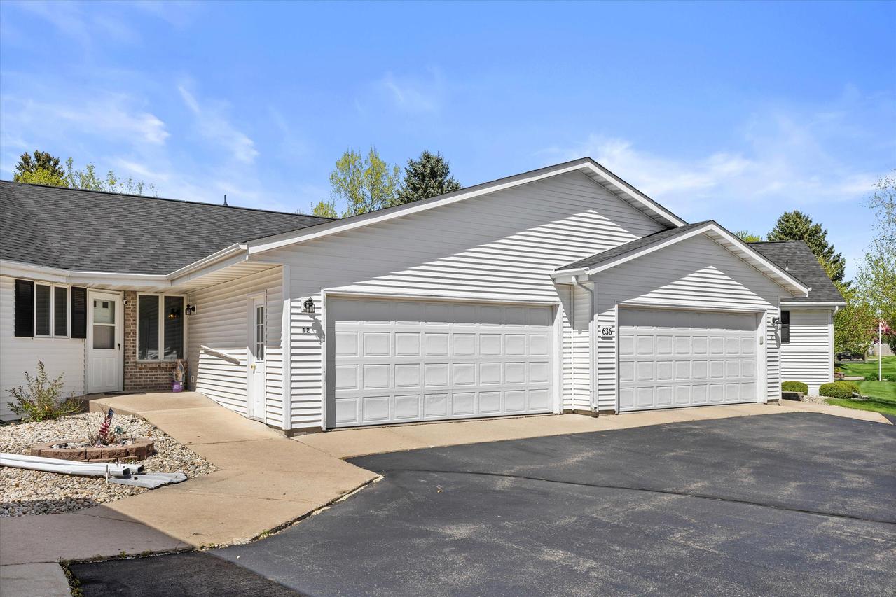 636 Westbury Ln #12, Delavan, WI 53115