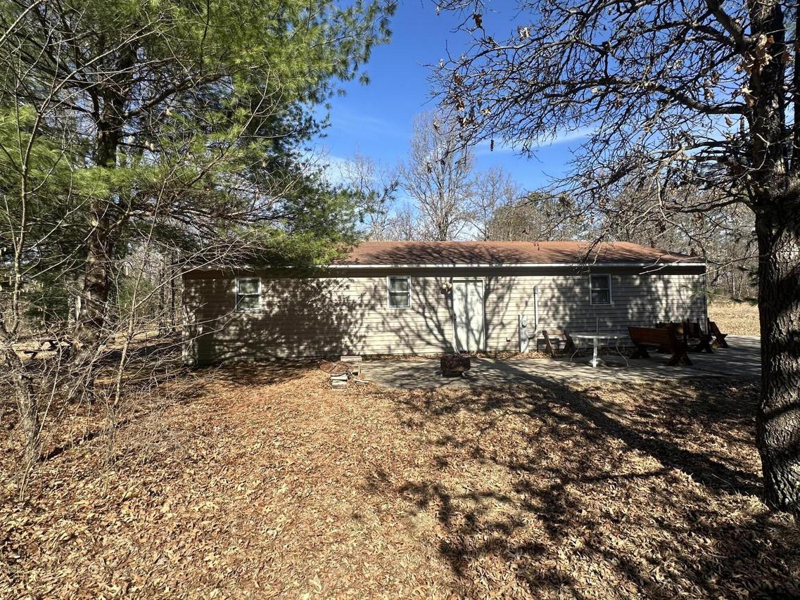 N8667 5th Rd, Springfield, WI 53964