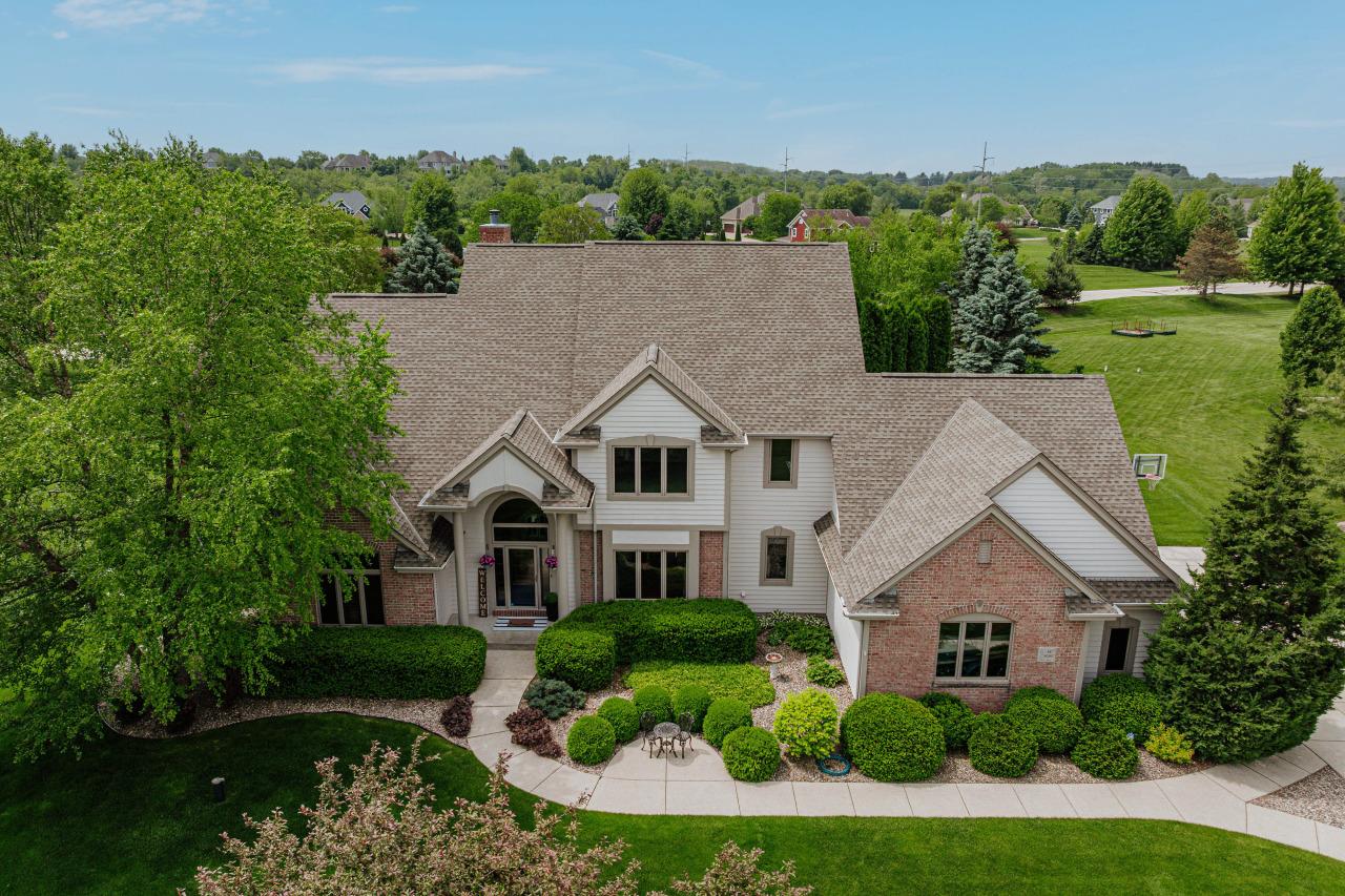 N62W28907 Kettles Ct, Merton, WI 53029