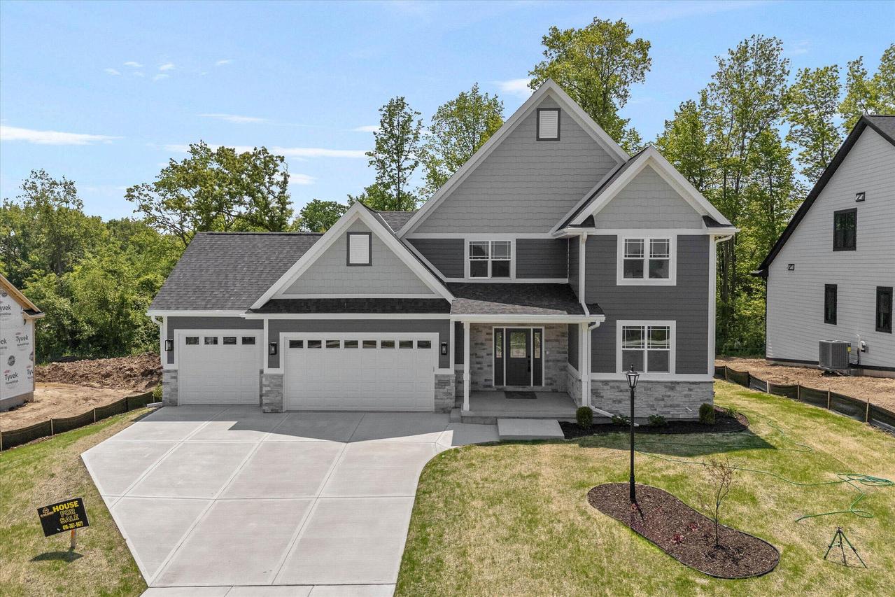 N54W19277 Broadwing Pl, Menomonee Falls, WI 53051