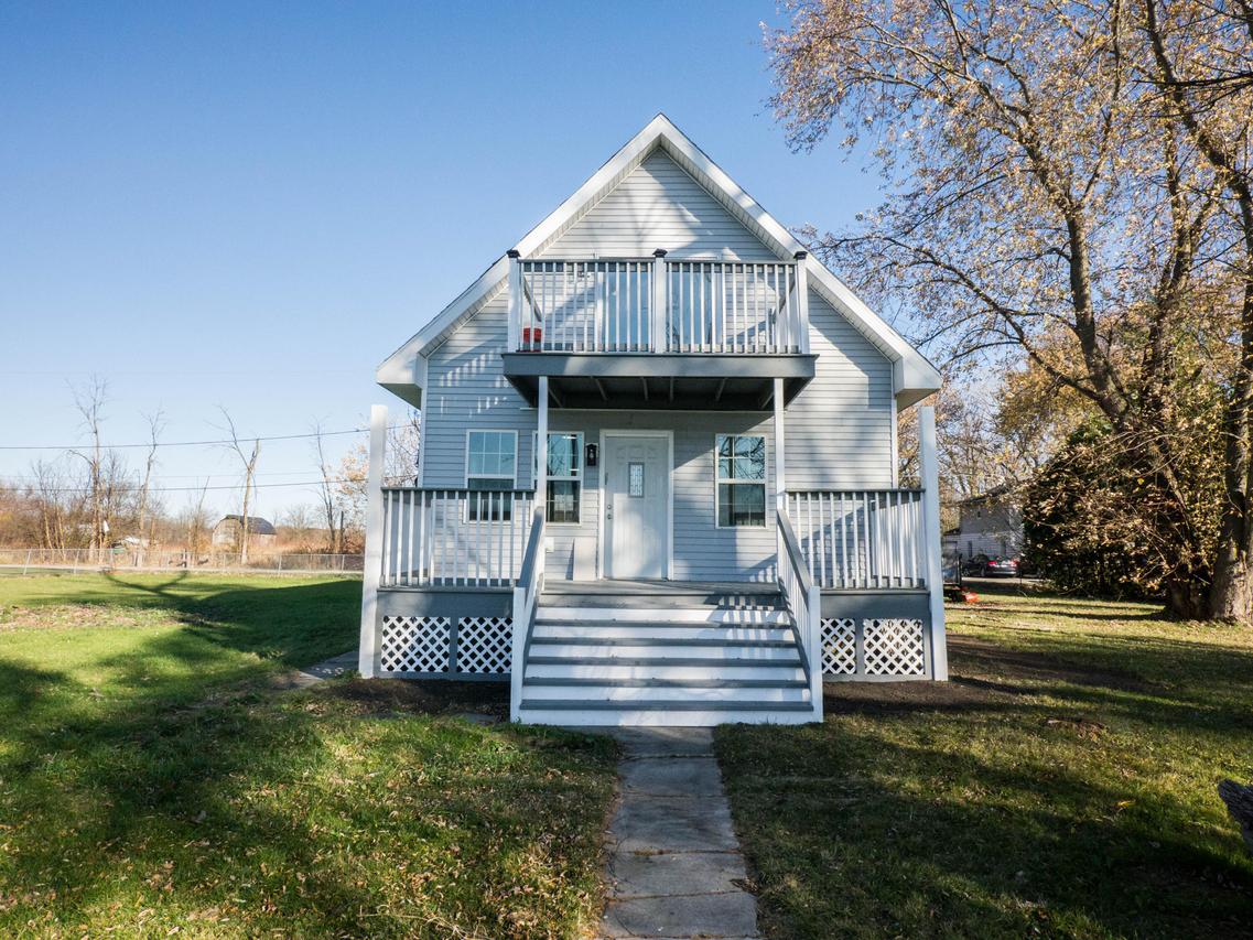 8428 Fox River, Waterford, WI 53185