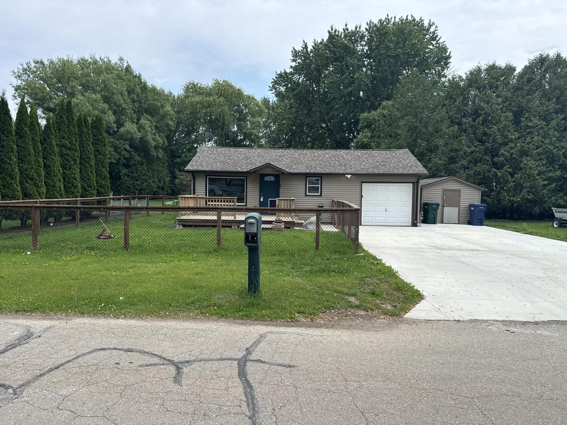 305 Milwaukee St, Fremont, WI 54940