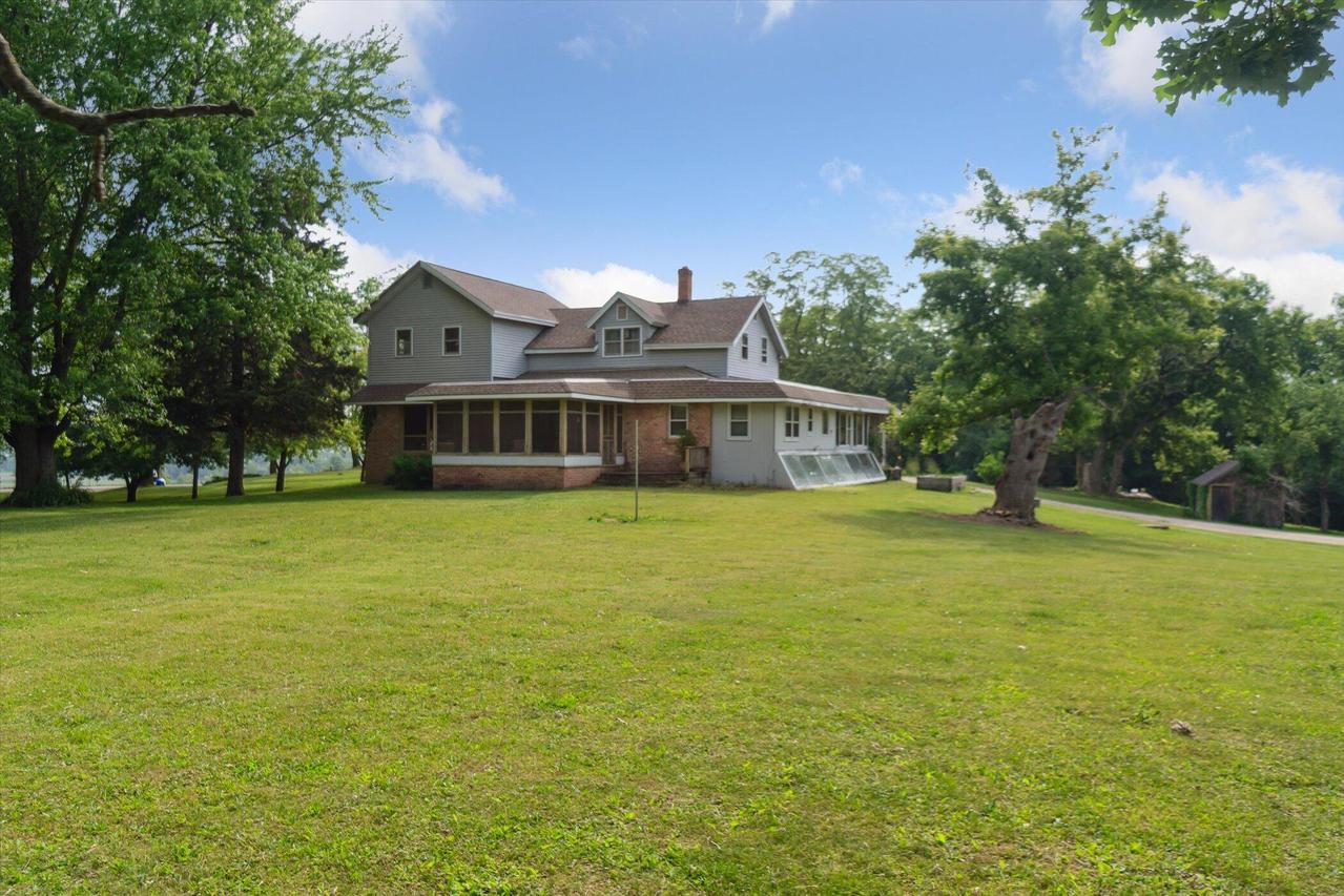 2611 South Rd, Lyons, WI 53105