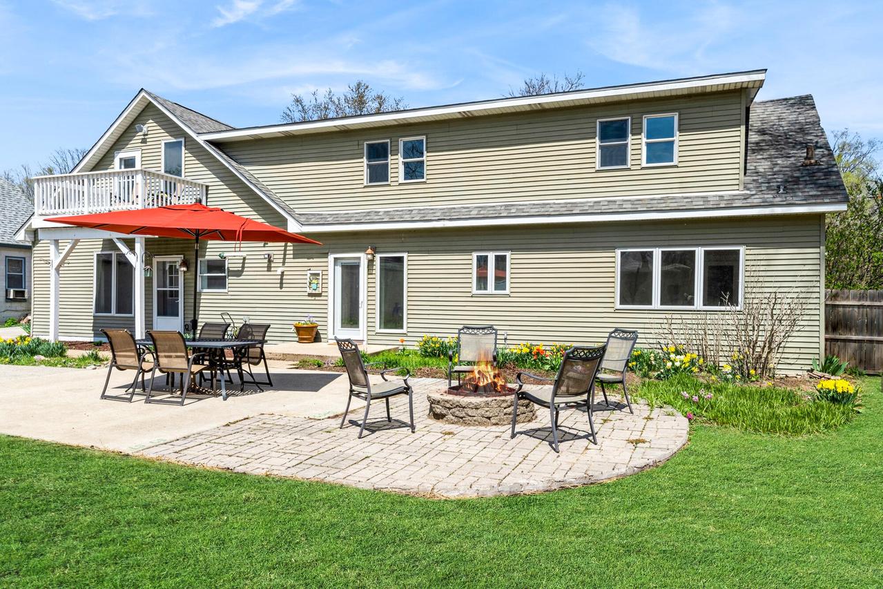 34437 Bassett Rd, Randall, WI 53105