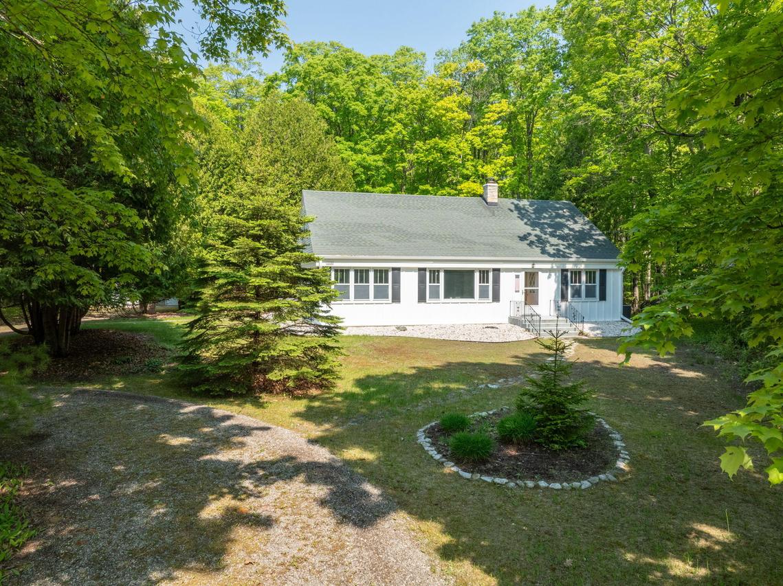12295 N Garrett Bay Rd, Liberty Grove, WI 54210