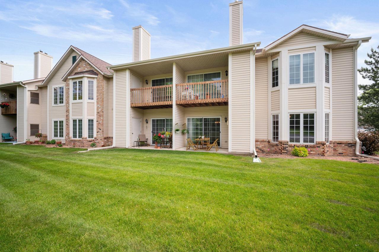 4521 S 124th St, New Berlin, WI 53151