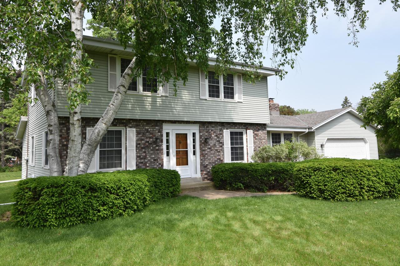 5151 S Donna Ct, Hales Corners, WI 53130