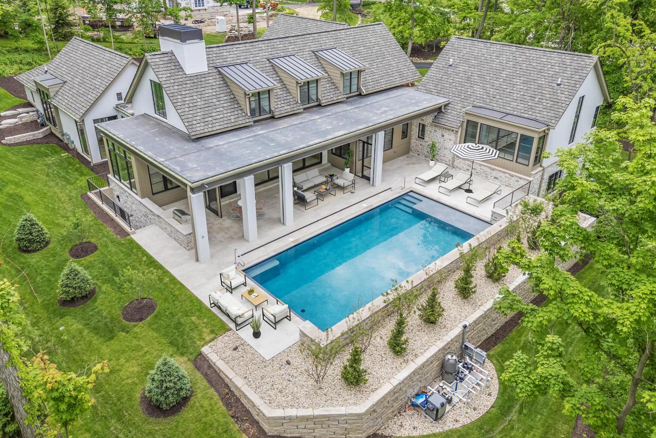 1572 N Creekside Ln, Linn, WI 53147