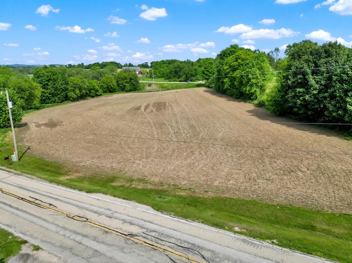 Lt1 Bolton Dr, Farmington, WI 53040
