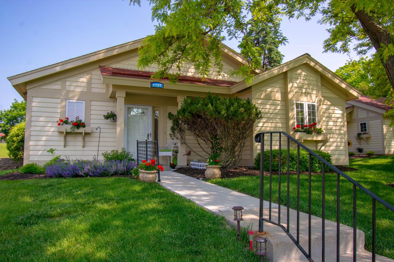 1707 Cottage Dr, Geneva, WI 53147
