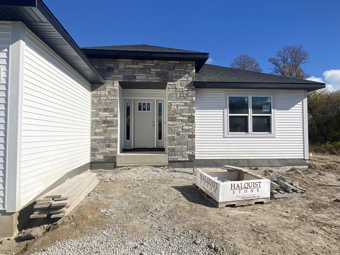 4749 Piper Ln, Mount Pleasant, WI 53403