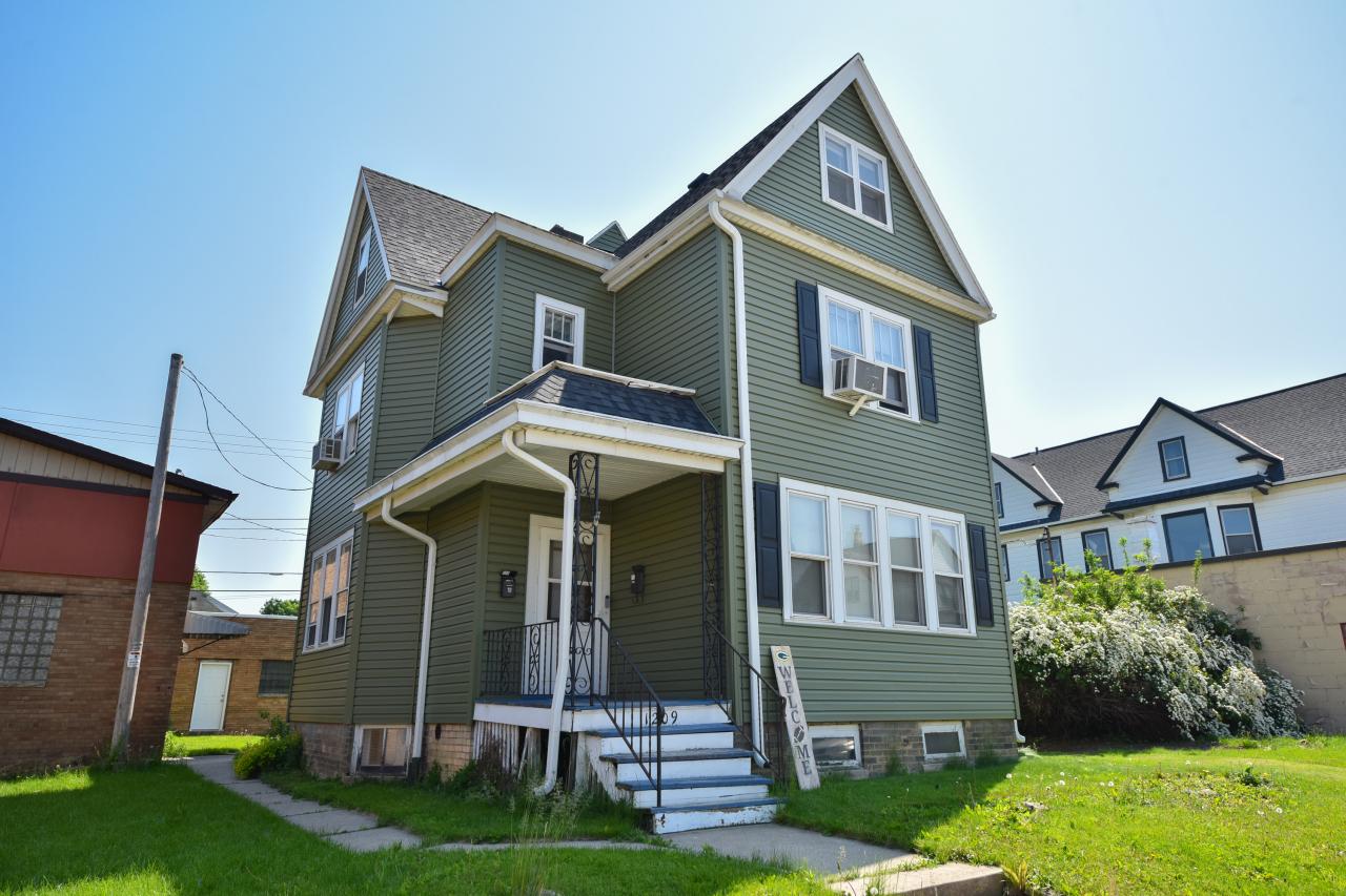 1209 Milwaukee Ave, South Milwaukee, WI 53172
