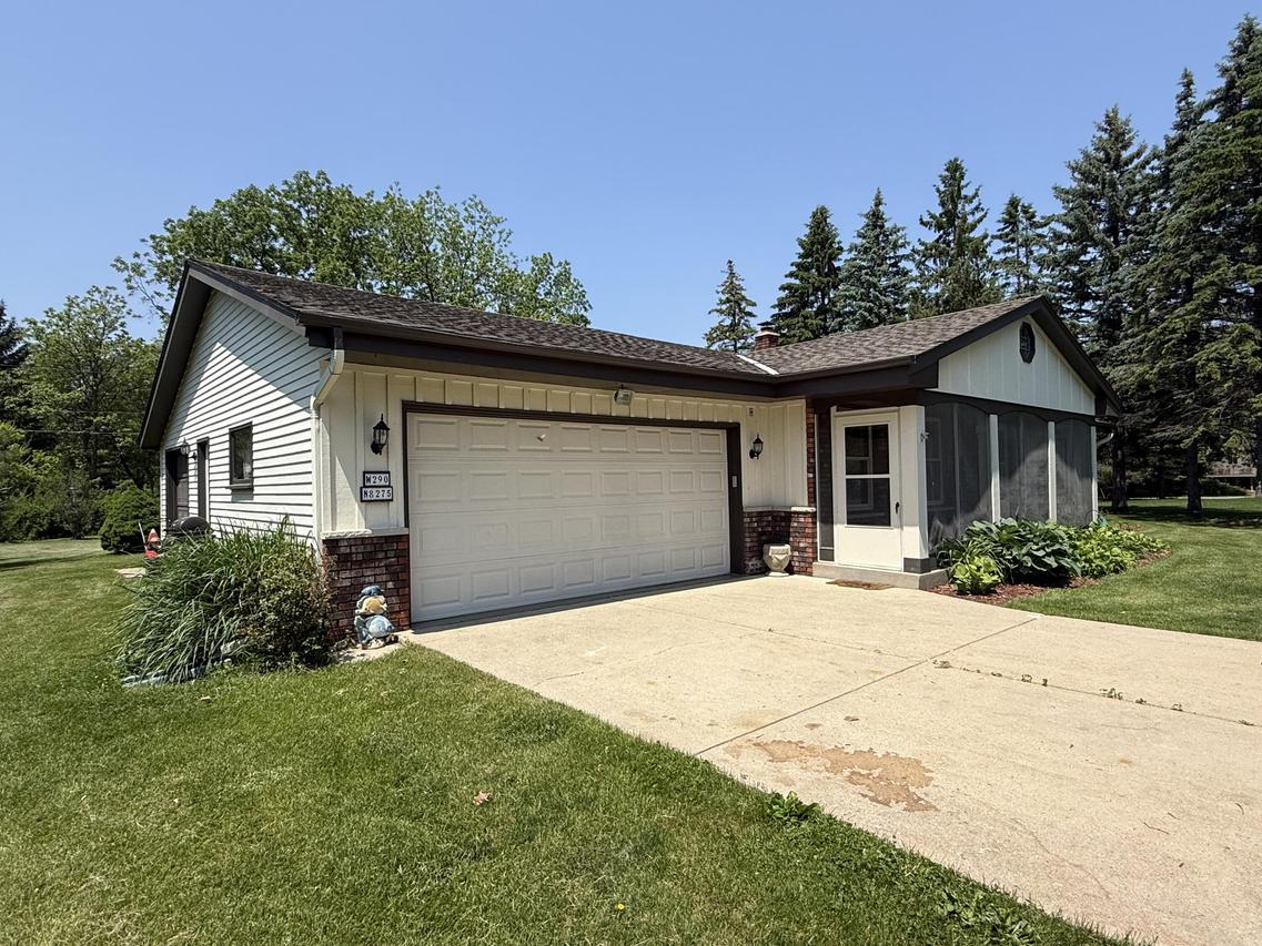 W290N8275 Florencetta Hts, Merton, WI 53029