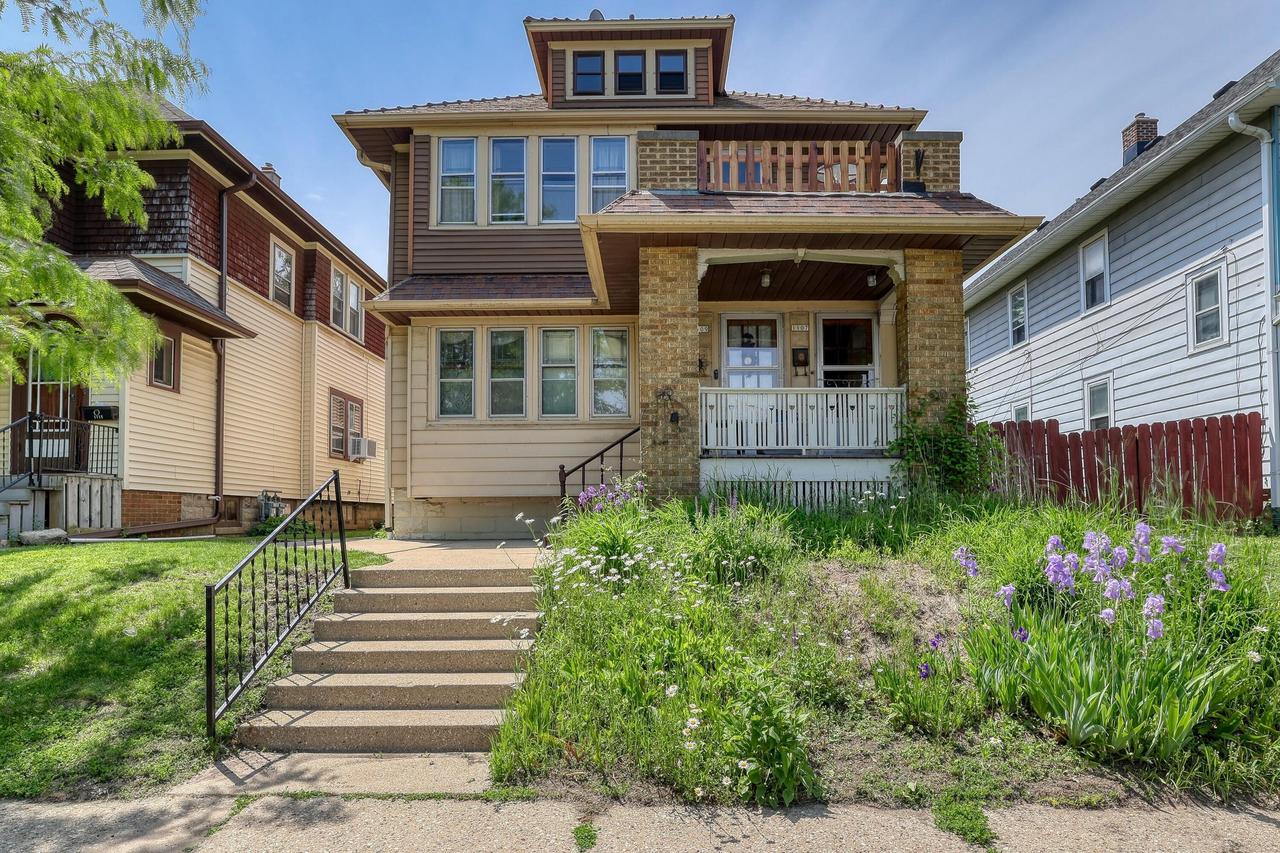 1107 S 71st St #1109, West Allis, WI 53214