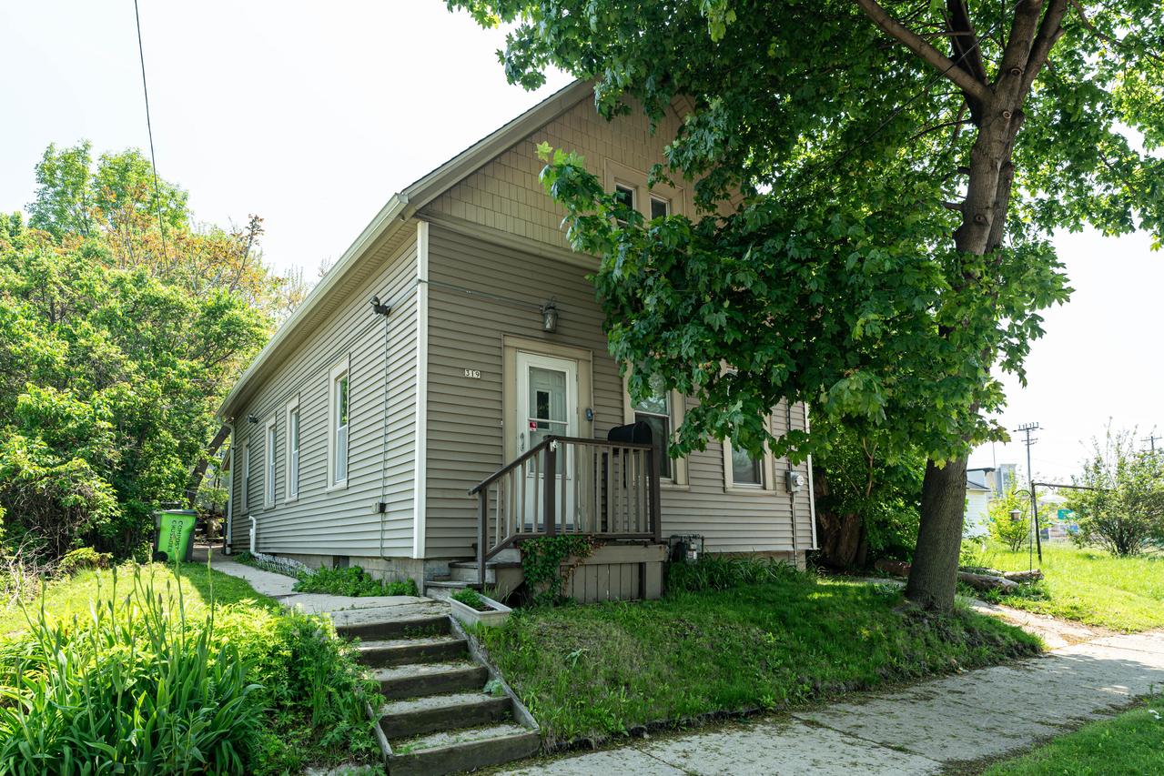 319 E Stewart St, Milwaukee, WI 53207