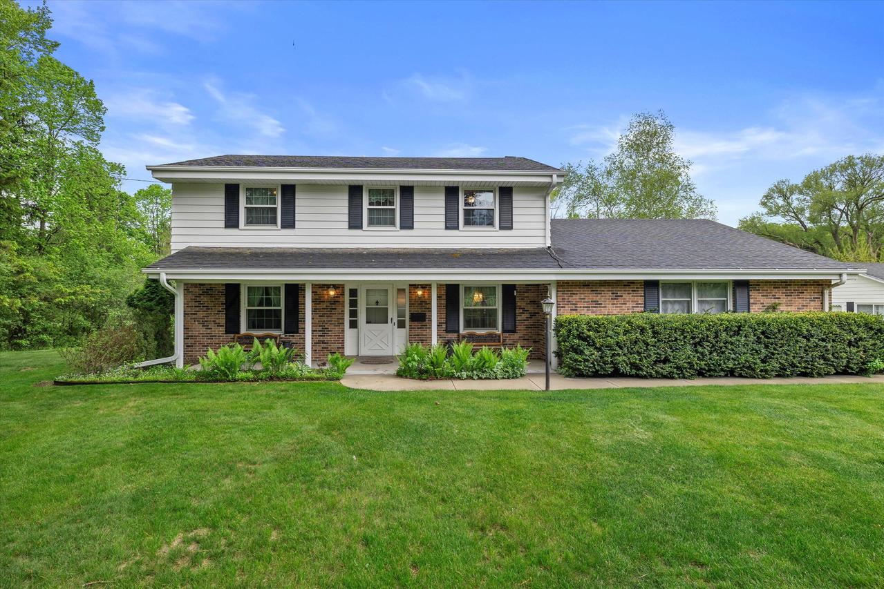 10309 Sherman Rd, Cedarburg, WI 53012
